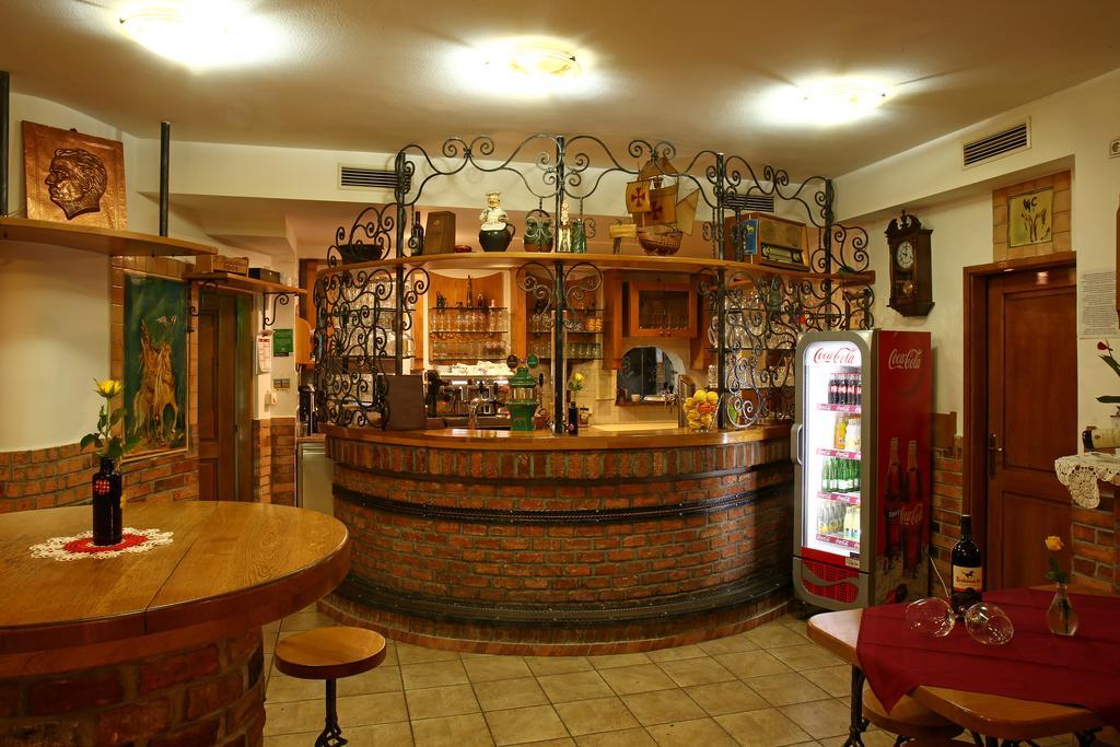 Gostilna In Prenocisca Gedzo Hotel Novo Mesto Exterior photo